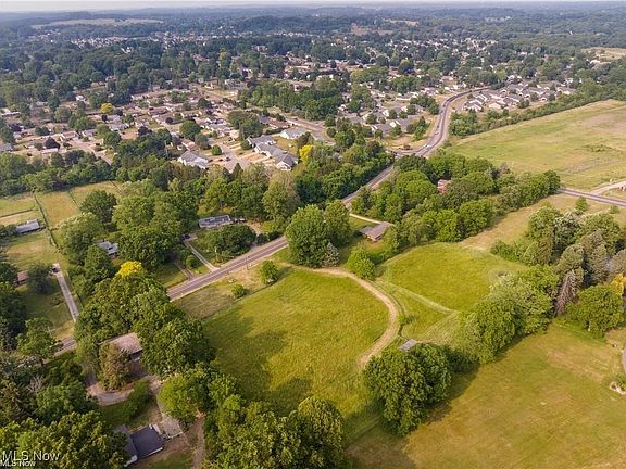 4th image of 2525 Hankins Rd NW