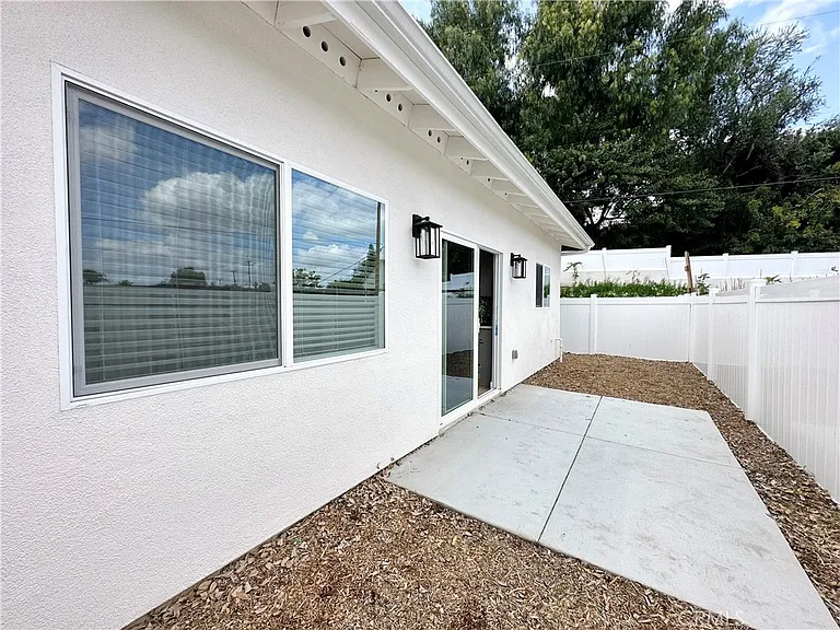 2418 Thorn Pl #A — Photo 11