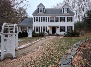 52 S Main St, Sherborn, MA 01770