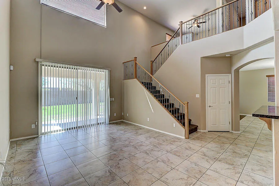 4 bed, 3.0 bath, 2546 sqft, $2,500 — Photo 3