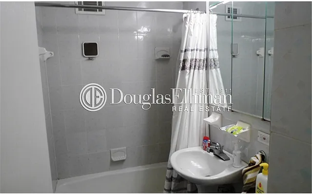 Sold by Douglas Elliman | media 21