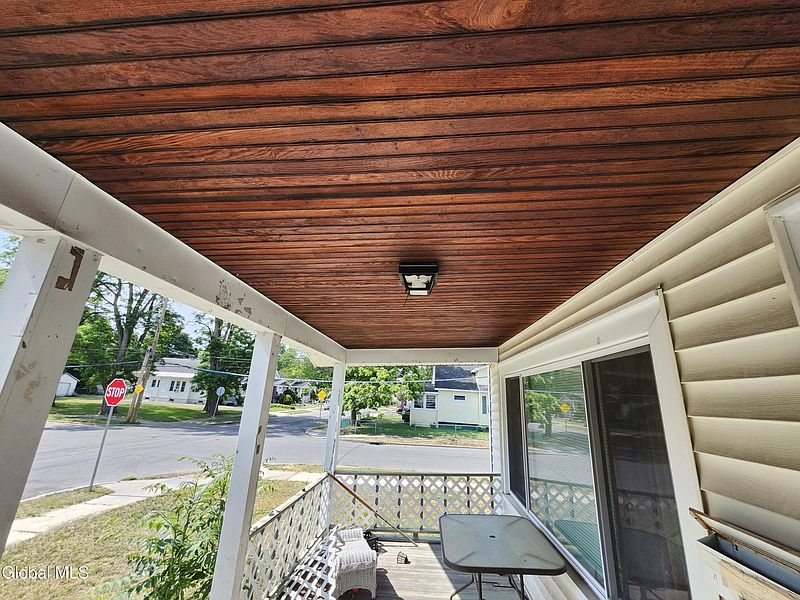 5th image of 875 Hazelwood Avenue