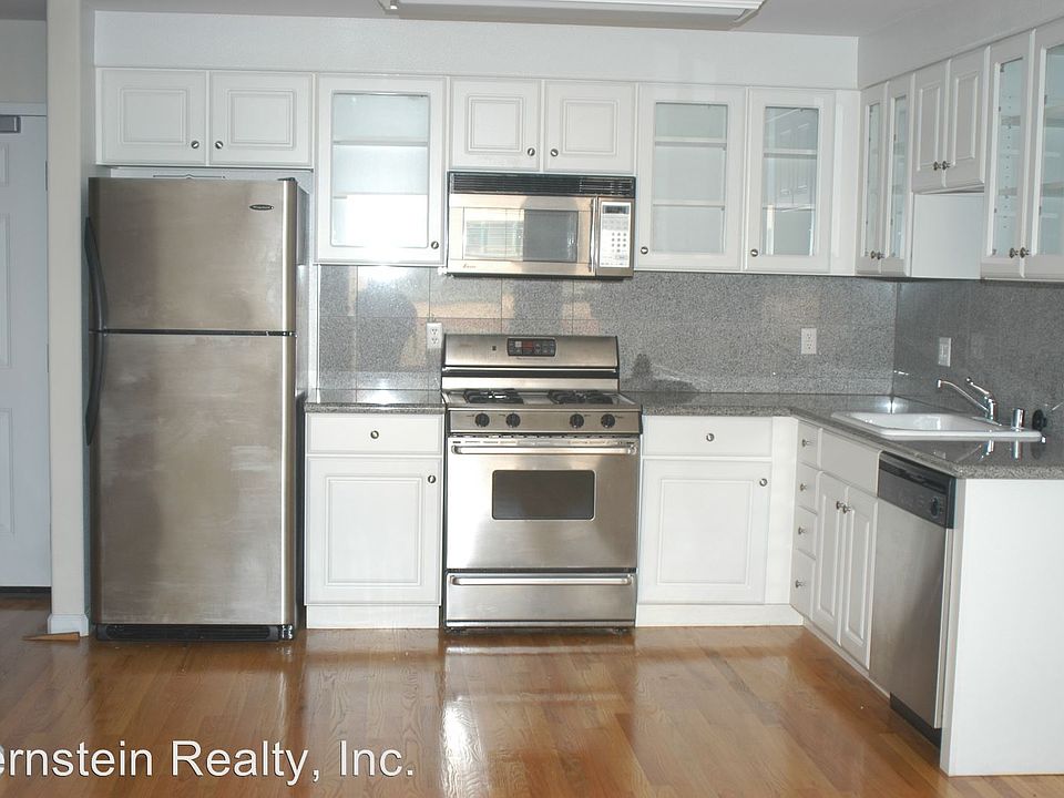 1st image of 600 Portola Dr