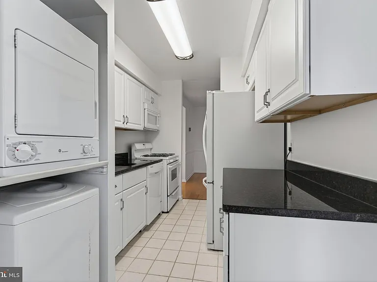 11260 Chestnut Grove Sq #139 — Photo 9