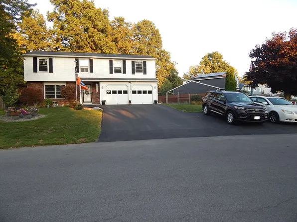 8130 Crimson Cir, Clay, NY 13041