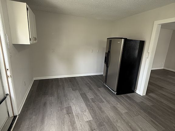 Kitchen - Alternate View