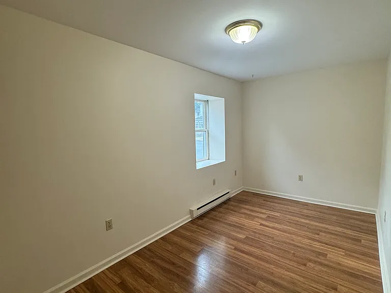 20 E Center St #7 — Photo 7