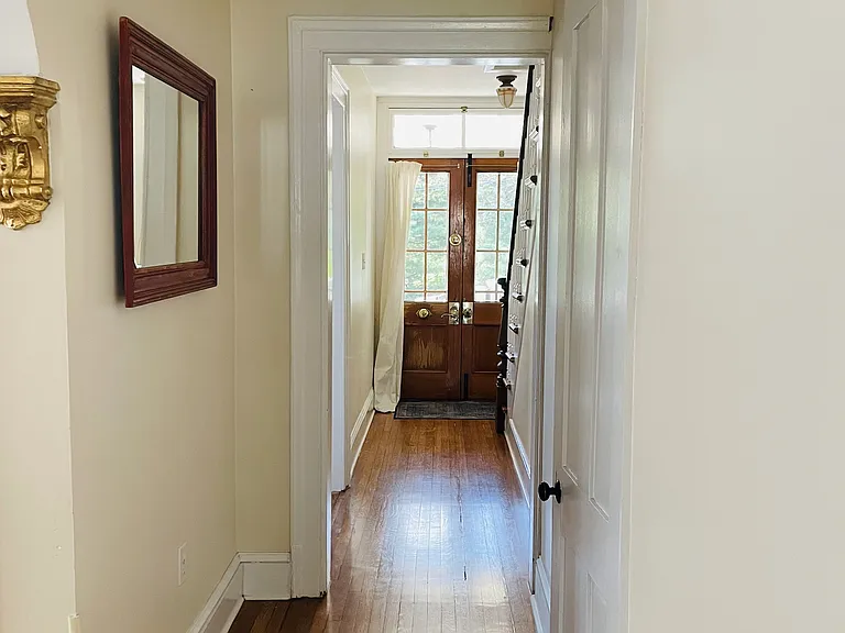 12 Parrott St — Photo 7