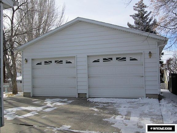 3rd image of 118 Topaz St