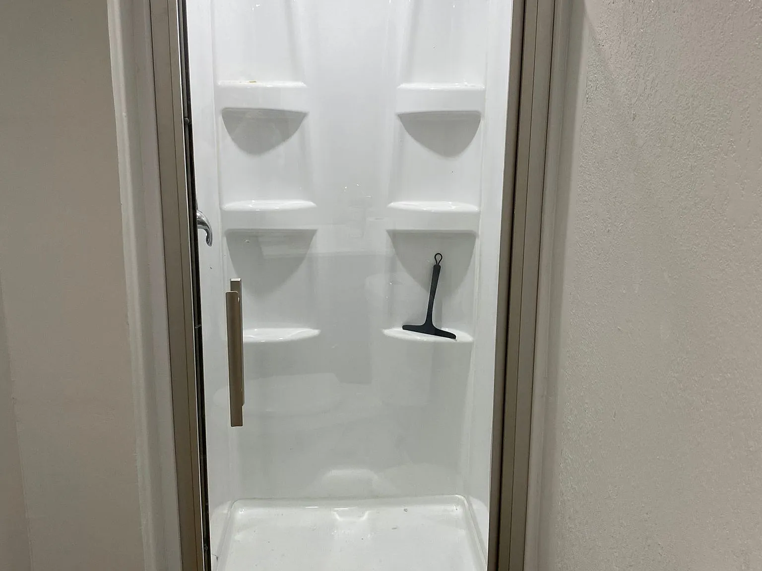 1 bed, 650 sqft, $950 — Photo 2