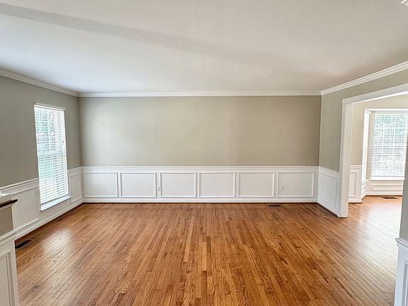 4th image of 16 Westchester Ct