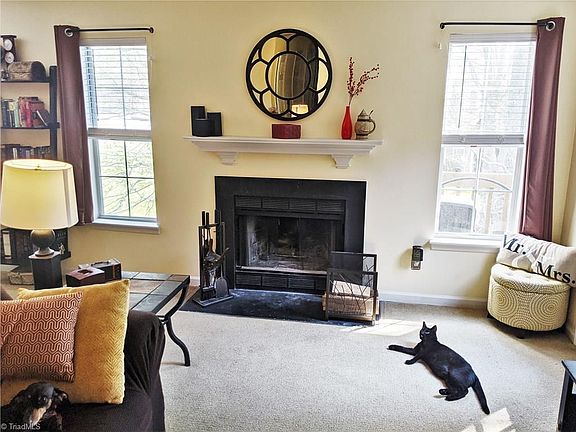 5th image of 719 Shelby Dr APT C