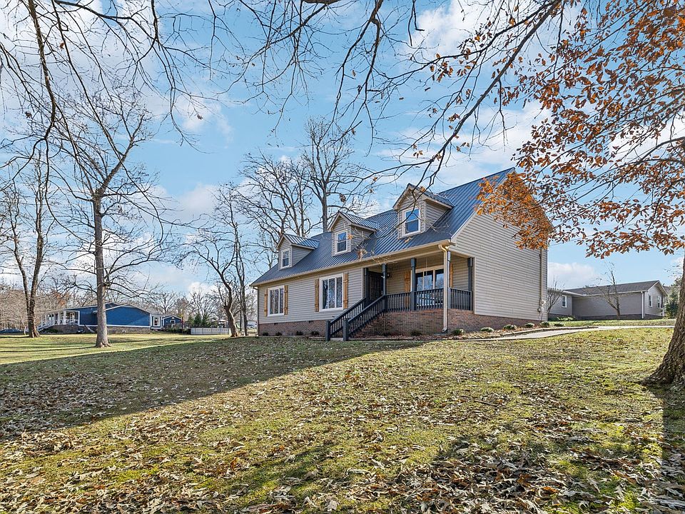 1st image of 215 Glenview Dr