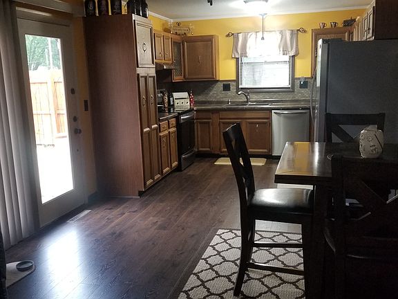 5th image of 333 Lawndale Dr