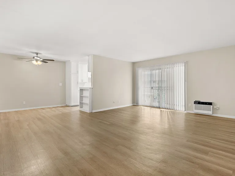 Melrose Place Apartments — Photo 86