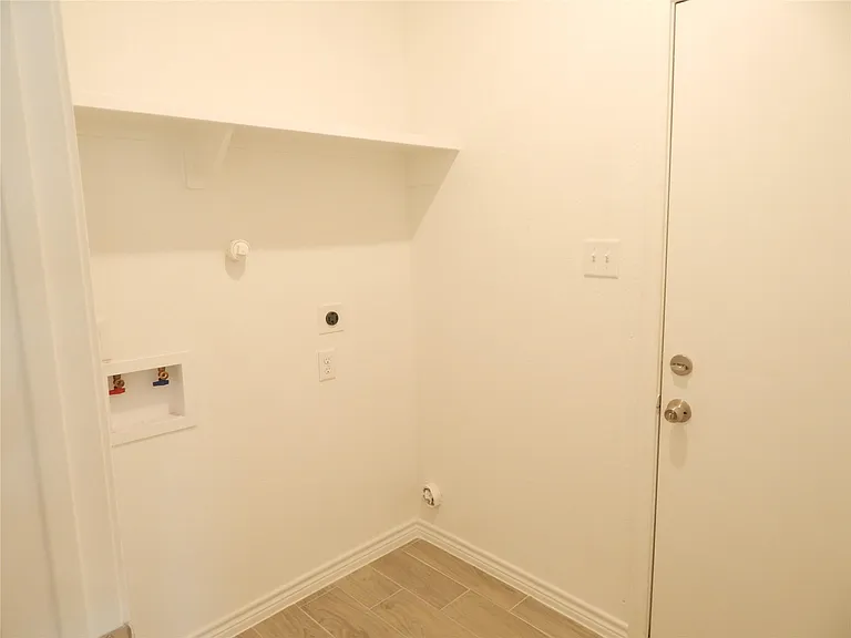 230 Northlawn — Photo 14