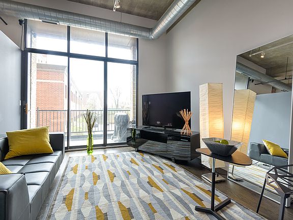 4th image of 1820 N Spaulding Ave APT 207