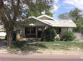 204 W 10th St, Plainview, TX 79072
