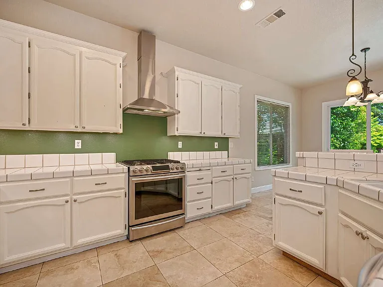 1690 Gill Dr — Photo 12
