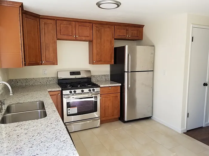 4116 Weymouth Ln photo 1
