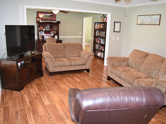 4th image of 1720 Nicole Ln