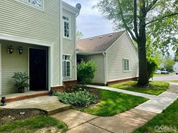 81 Winthrop Rd #D, Monroe Township, NJ 08831
