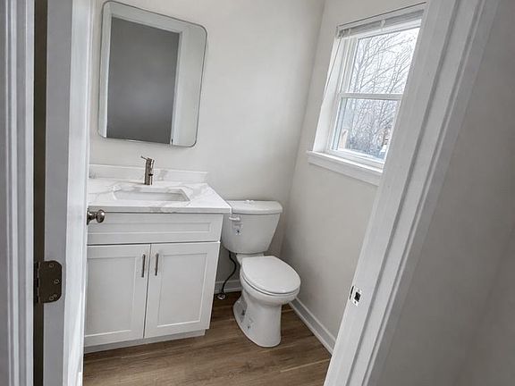 3rd image of 415 Almonesson Rd