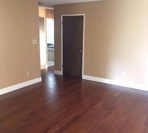 4th image of 3424 W Iris Ave
