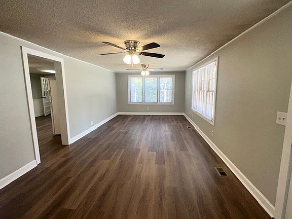 3rd image of 2605 S Purvis Dr
