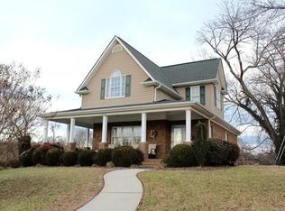 186 N Main St, Mount Holly, NC 28120