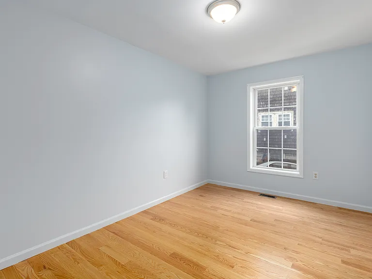 45 Harvard St #45 — Photo 4