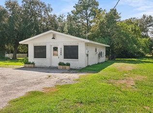 1300 S Kansas Ave, Anahuac, TX 77514