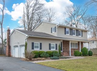 4 Whitegate Rd, Succasunna, NJ 07876