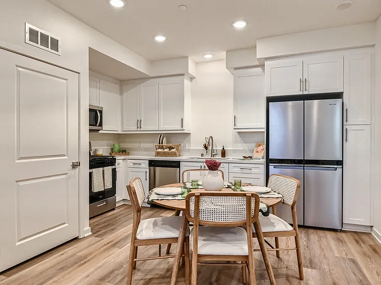 4645 Mitchell Ave — Photo 9