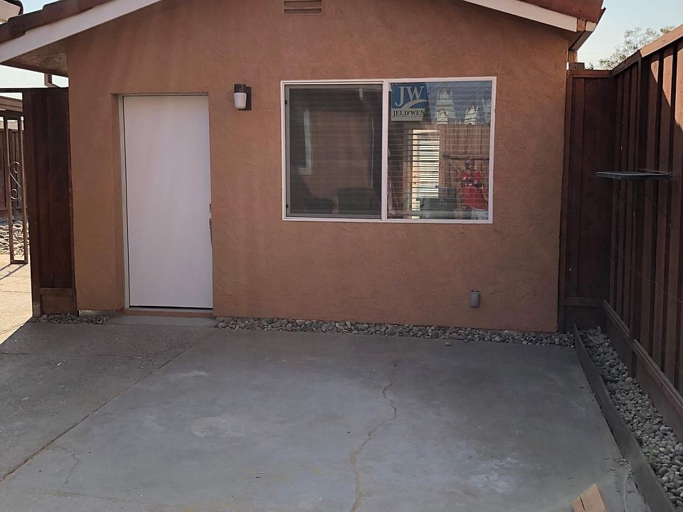 1st image of 1398 E San Fernando St #2