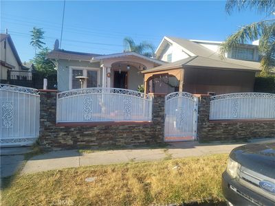 119 E 64th St, Los Angeles, CA, 90003