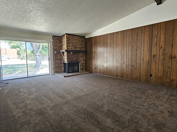 3rd image of 519 Dean Ct