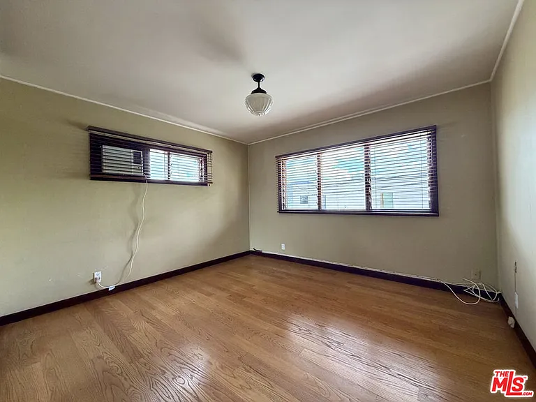 6871 Pacific View Dr — Photo 18