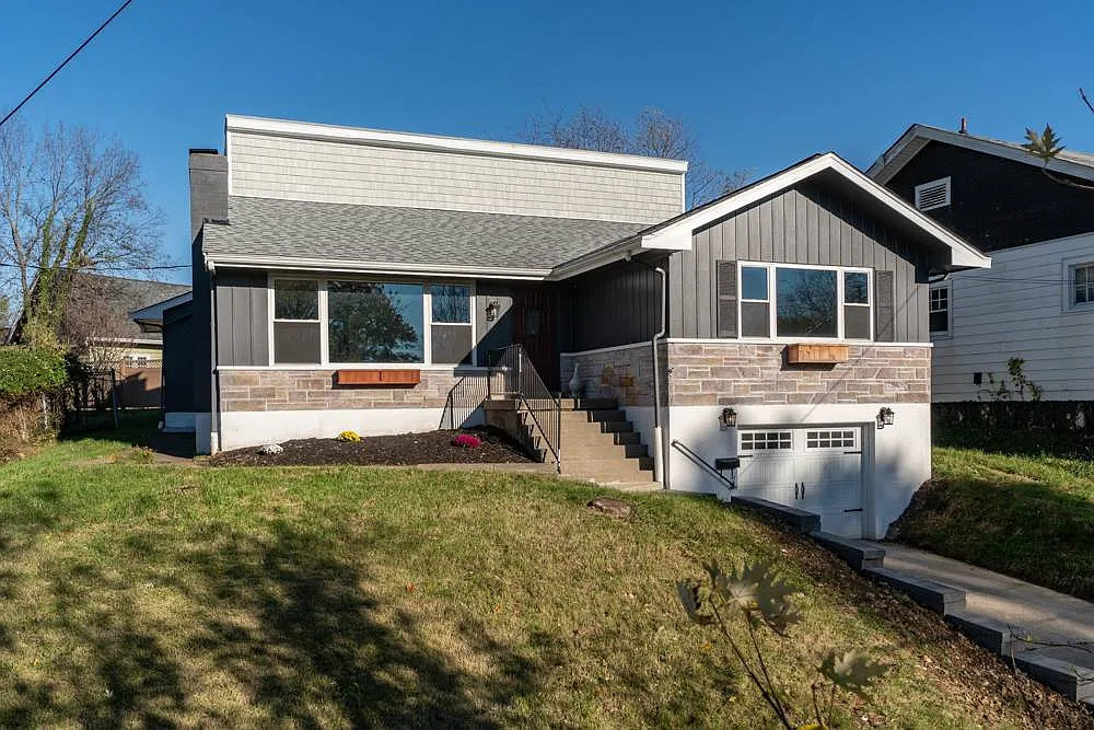 60 Sheridan Ave photo 1