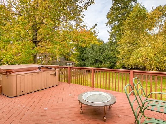 5th image of 159 Brandonwood Dr