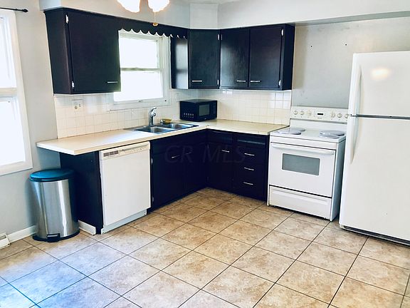 5th image of 38 Meadow Ln