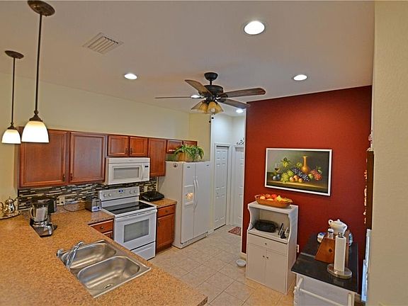 4th image of 1531 Vienna Square Dr