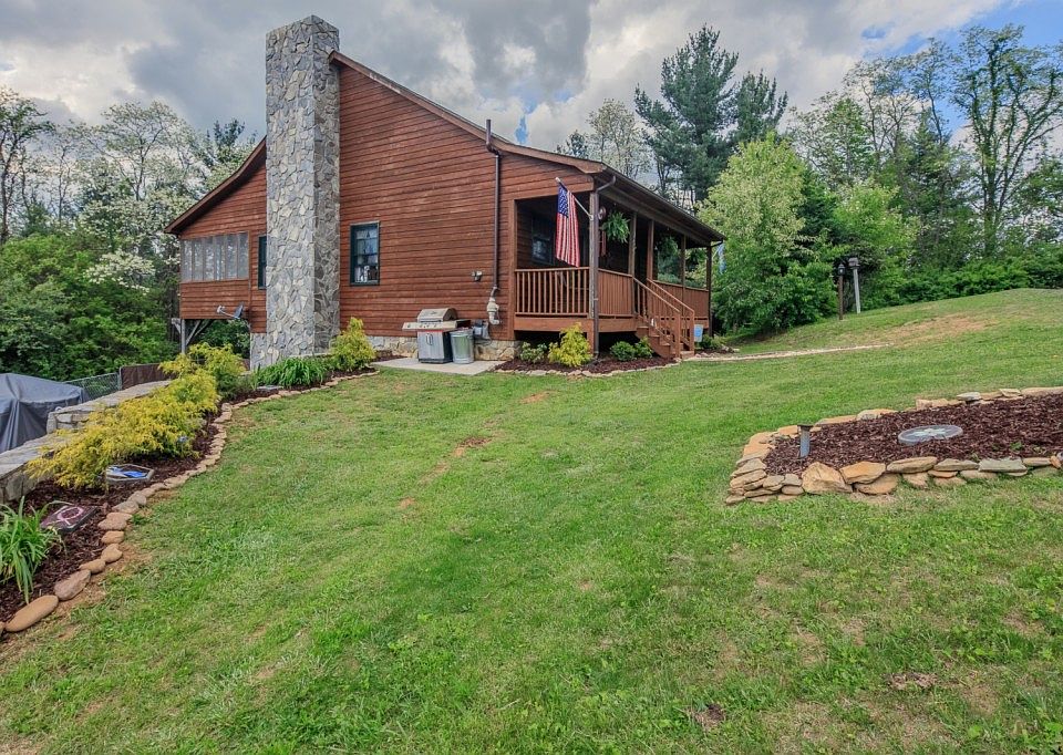 1st image of 206 Beaver Creek Estate Way