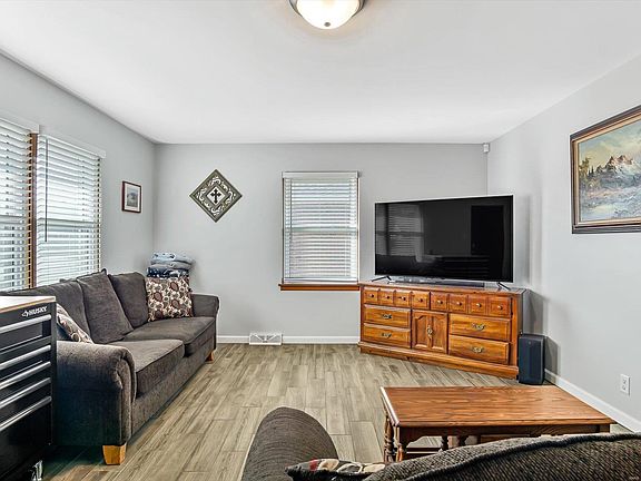 4th image of 604 Tipton Ave