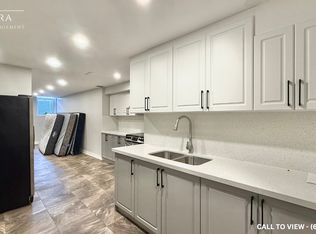 515 Gray Court Dr #2, Hamilton, ON L9G 2R9