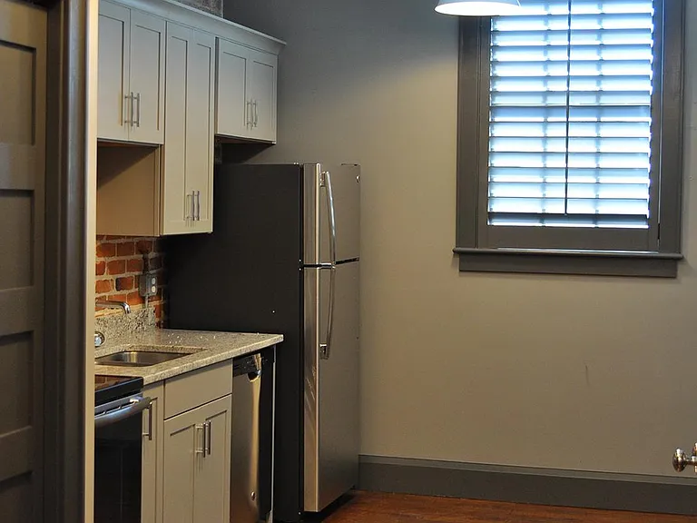 530 Craghead St #204 — Photo 18