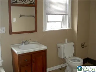 110 E Raspberry St — Photo 16