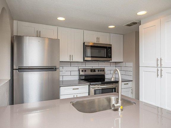 2nd image of 4141 W Glendale Ave #4a40febab