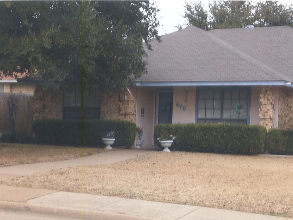 1st image of 670 Rose Hill Ln