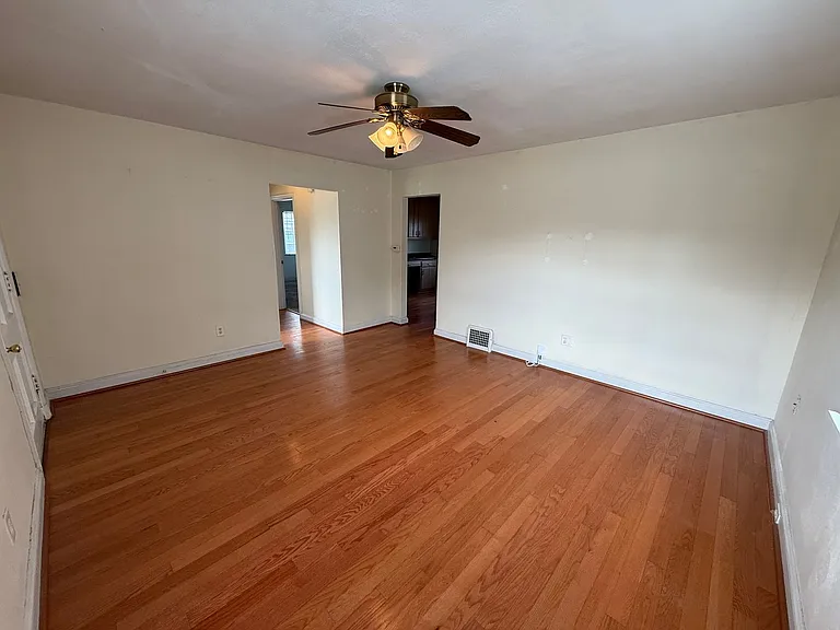 8661 Litzsinger Rd — Photo 9